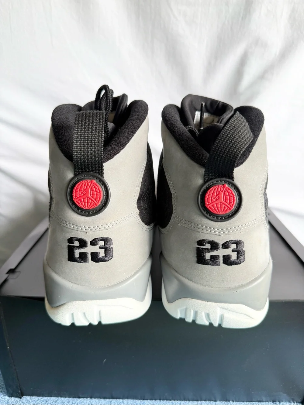 AUTHENTIC Jordan 9 Retro Particle Grey size 12 CT8019-060 2022 PRE-OWNED